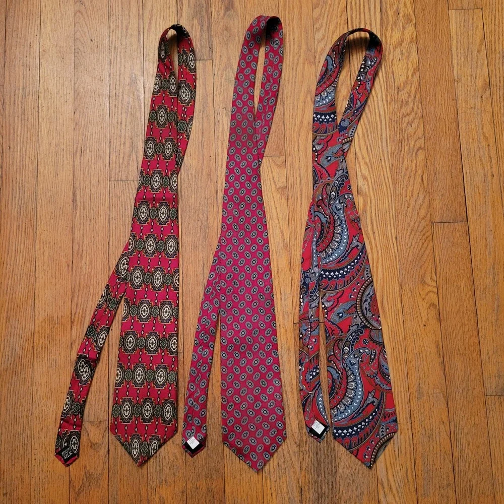 3 Vintage Wembley Power Tie Red Paisley Medallion Silk Geometric Preppy Academia